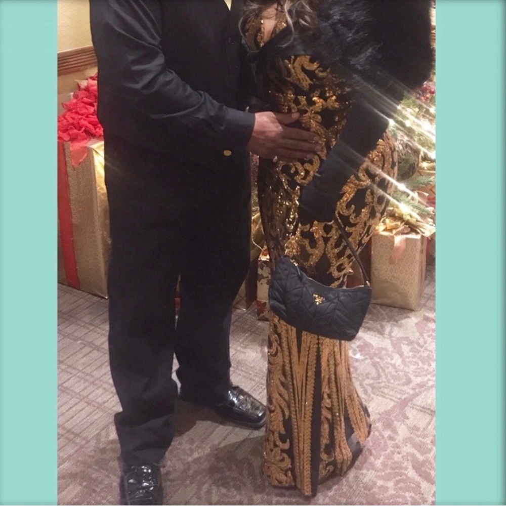 👑✅PRICE FIRM✅ Beautiful Formal Gold & Black Sequin Long Gown - Picture 8 of 13